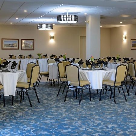 Quality Hotel Кларенвил Екстериор снимка