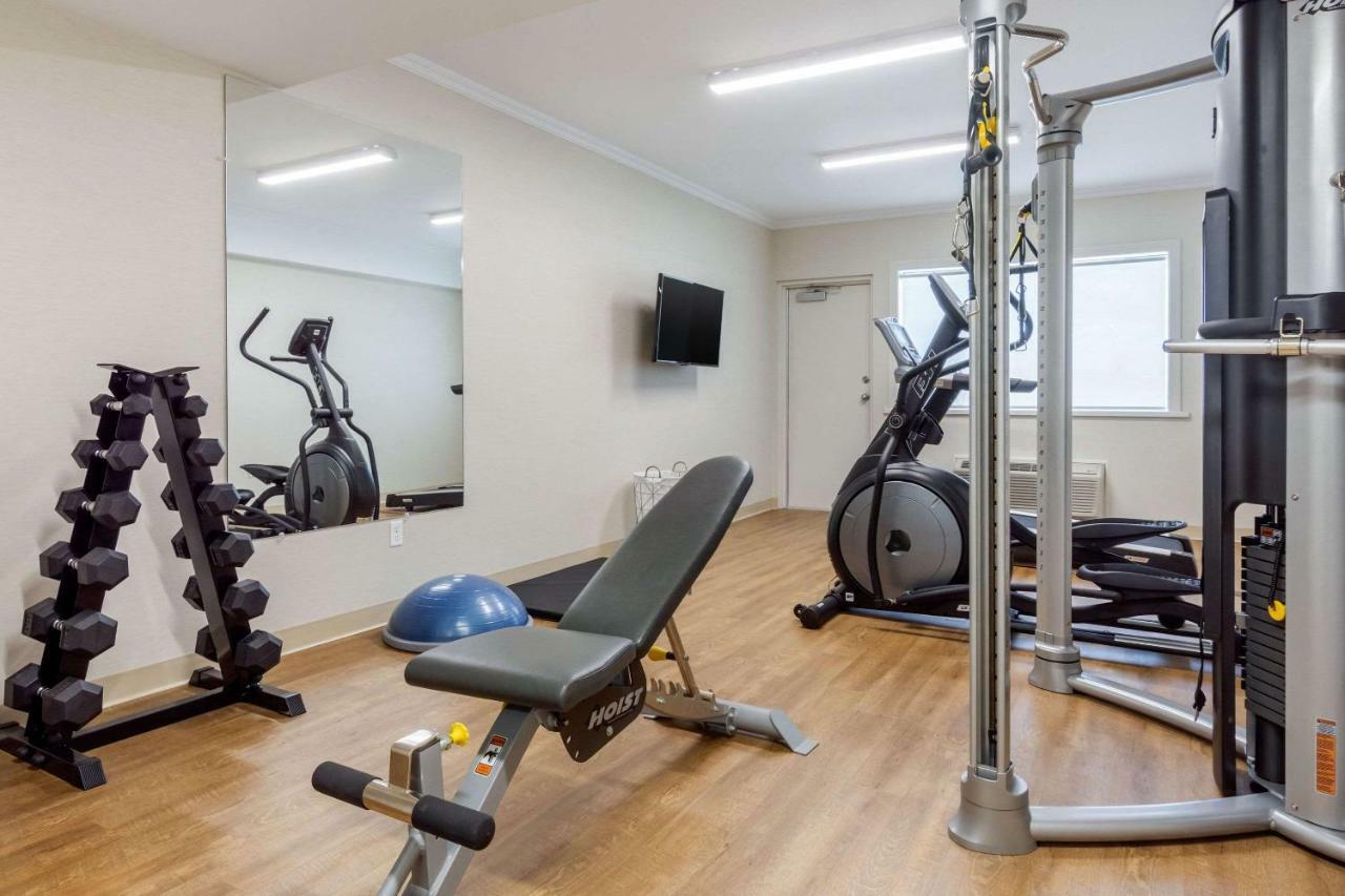 Quality Hotel Кларенвил Екстериор снимка