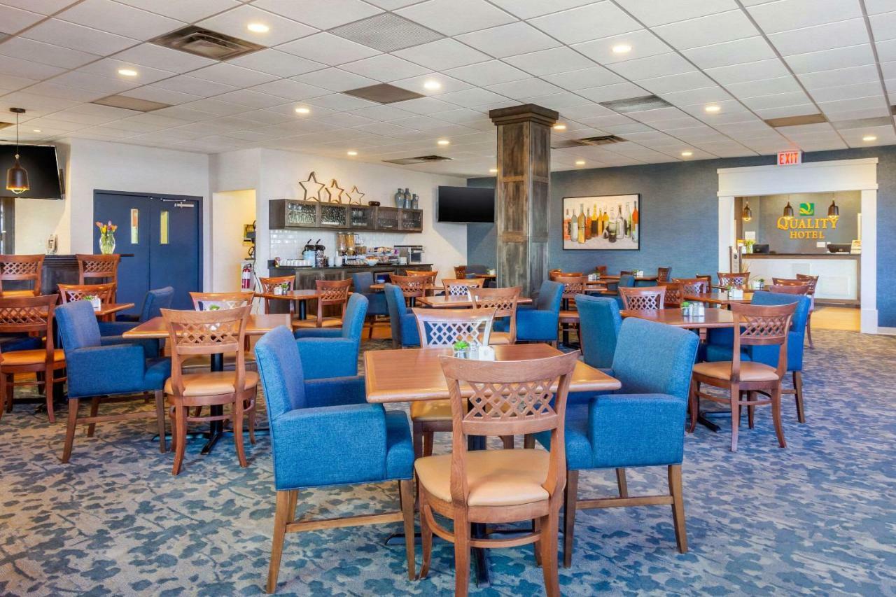 Quality Hotel Кларенвил Екстериор снимка