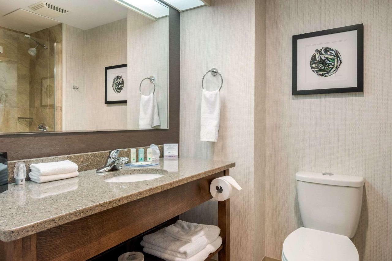 Quality Hotel Кларенвил Екстериор снимка