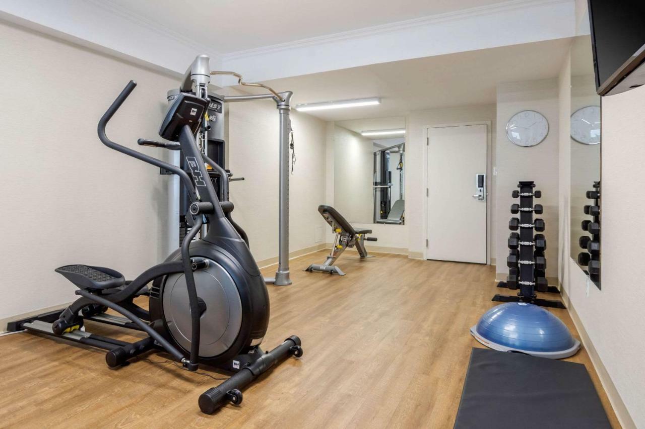 Quality Hotel Кларенвил Екстериор снимка