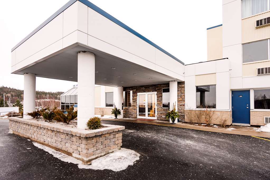 Quality Hotel Кларенвил Екстериор снимка